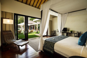 Ala Bali Villa is 4 bedrooms villas in Seminyak for rent walking distance to Seminyak beach