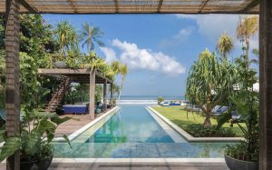 luxury villas bali beachfront